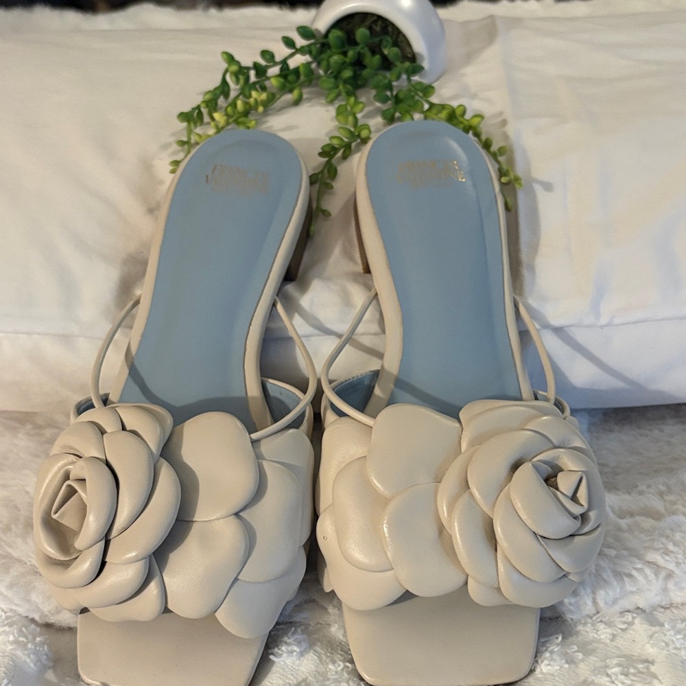 FRANCES VALENTINE Elegant Cream Floral Women's Sandals